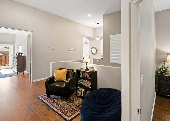 Family Friendly Townhome In Golf Community *