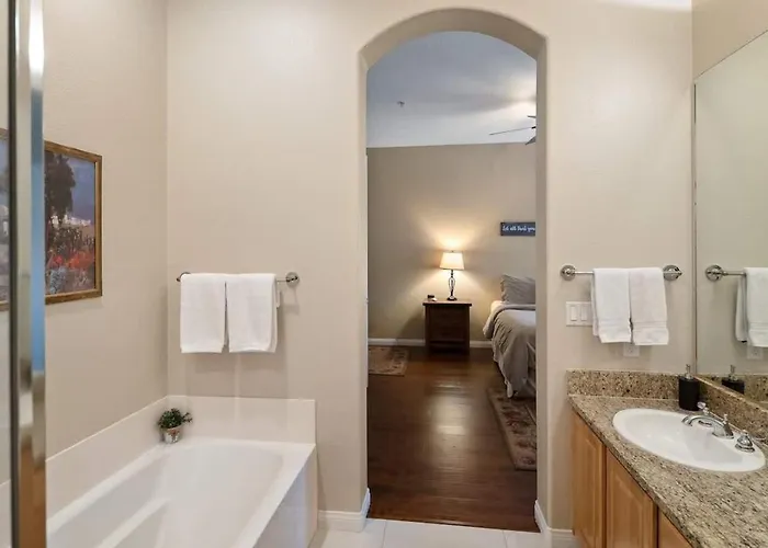 Family Friendly Townhome In Golf Community